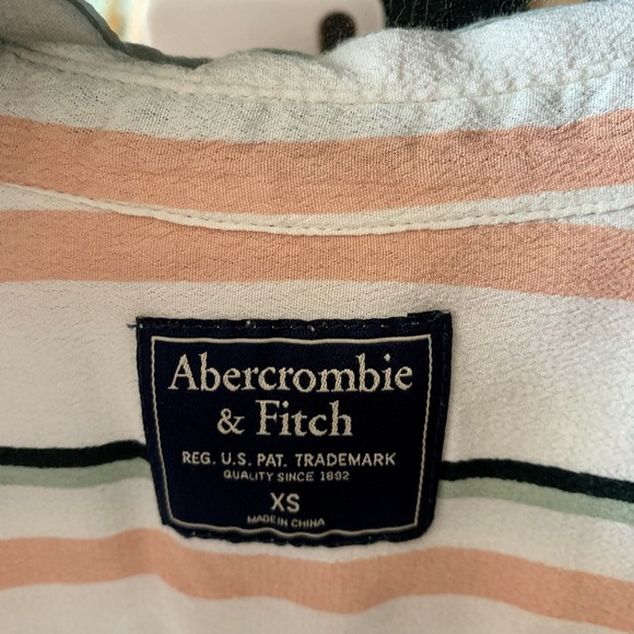 Abercrombie & Fitch Crop Twist Top - Picture 3 of 3